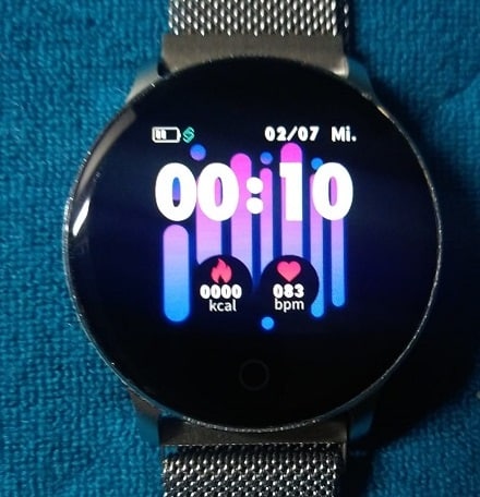 Foto einer Smartwatch mit Farbdisplay